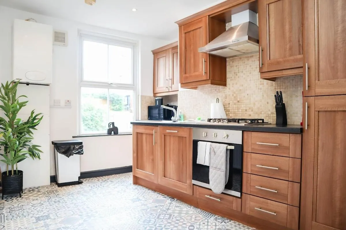 Harrogate Apartment Opposite Business Centre