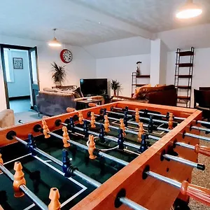 Gorgeous Town Center 3 Bedroom Self Contained For 1-5 People Apartment